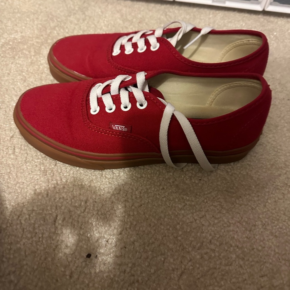Red vans - Picture 2 of 5